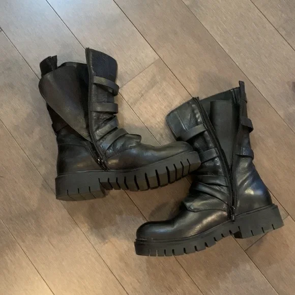 FRYE LEATHER BOOTS. MADE IN ITALY. GREAT CONDITION - Picture 9 of 10